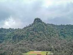 Gunung Parang dan Dua Kesatria Pengawal Raja Galuh Medangkamulyan