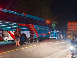 Tabrakan Motor Yamaha R15 VS Bus Gapuraning Rahayu