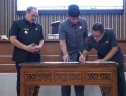 Rapat Paripurna DPRD Kabupaten Pangandaran Perihal Pengumuman Usul Pengangkatan Pasangan Calon Bupati dan Wakil Bupati Terpilih