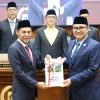 Jaro Ade Mengikuti Rapat Paripurna Bahas Dua Agenda