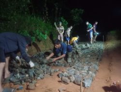 Warga di Pangandaran Swadaya Perbaiki Jalan, Berharap Ada Batuan Pemerintah