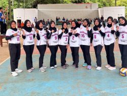 Tim Bola Voli Putra-Putri PGRI Pamarian Raih Juara 1