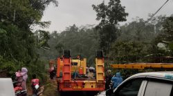 Tebing Setinggi 10 Meter Longsor Tutup Akses Jalan Gunungkelir- Bangunnaya