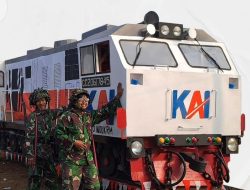 Replika Lokomotif Kereta Api Meriahkan HUT RI Ke-81